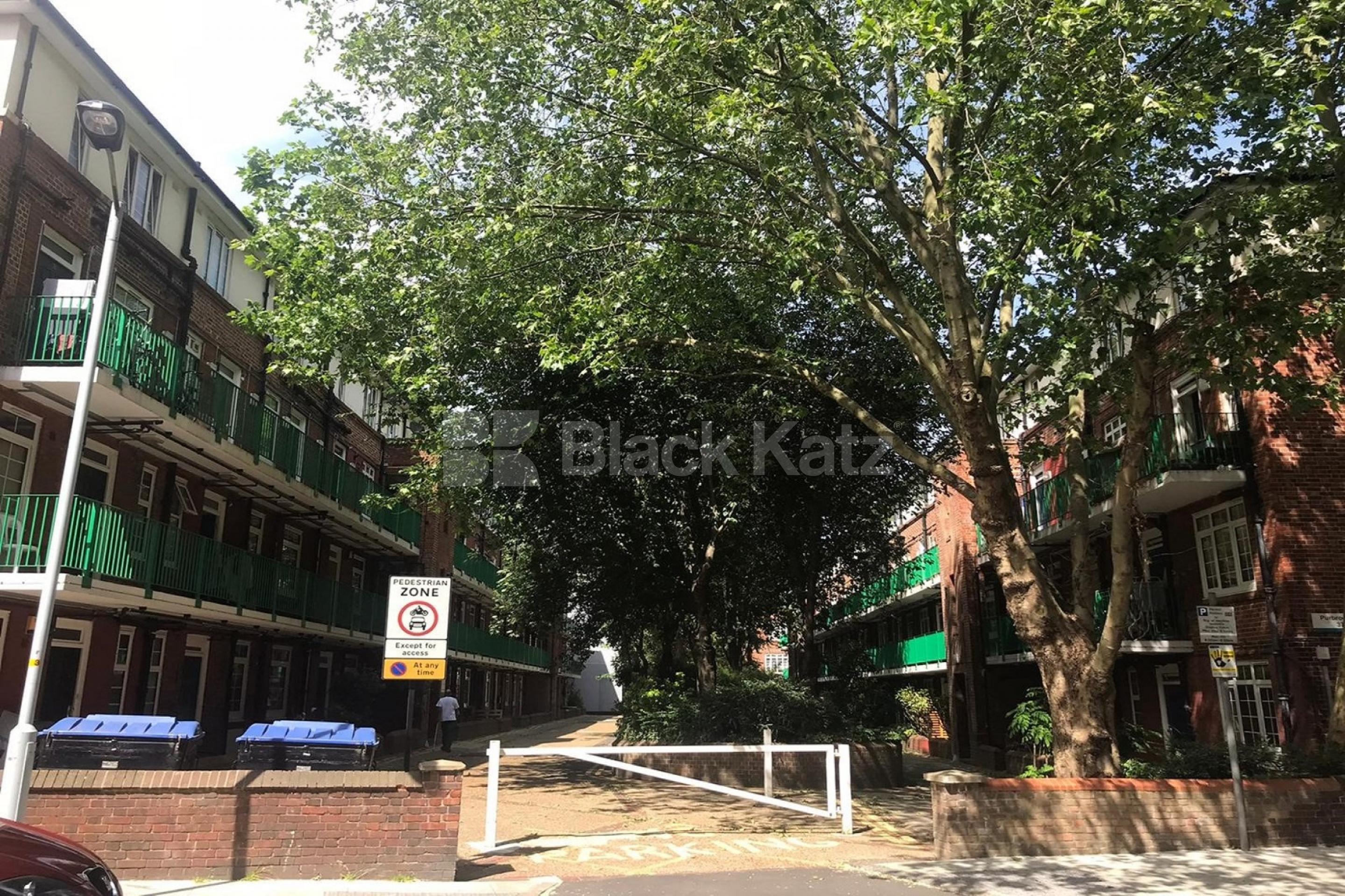 Superbly located Top floor duplex apartment Tower Bridge Road , London Bridge  SE1